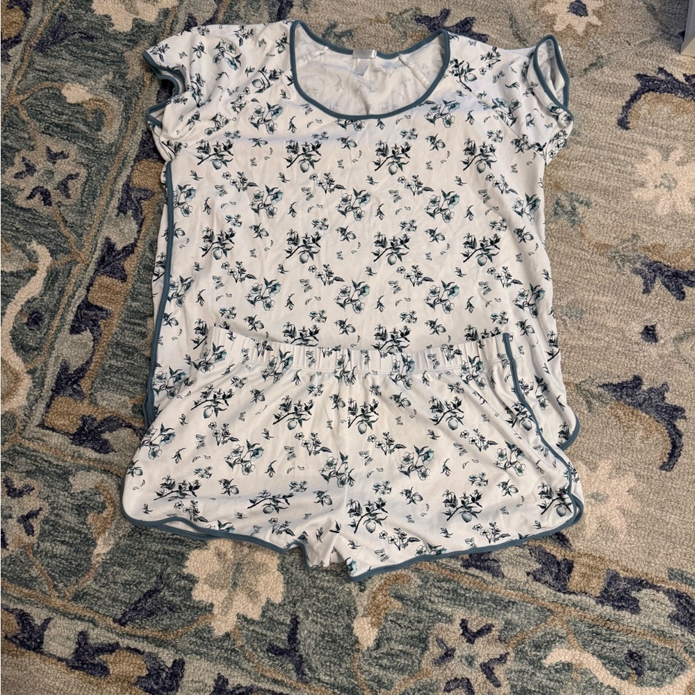 Lake Pajamas Floral Print Pajama Set